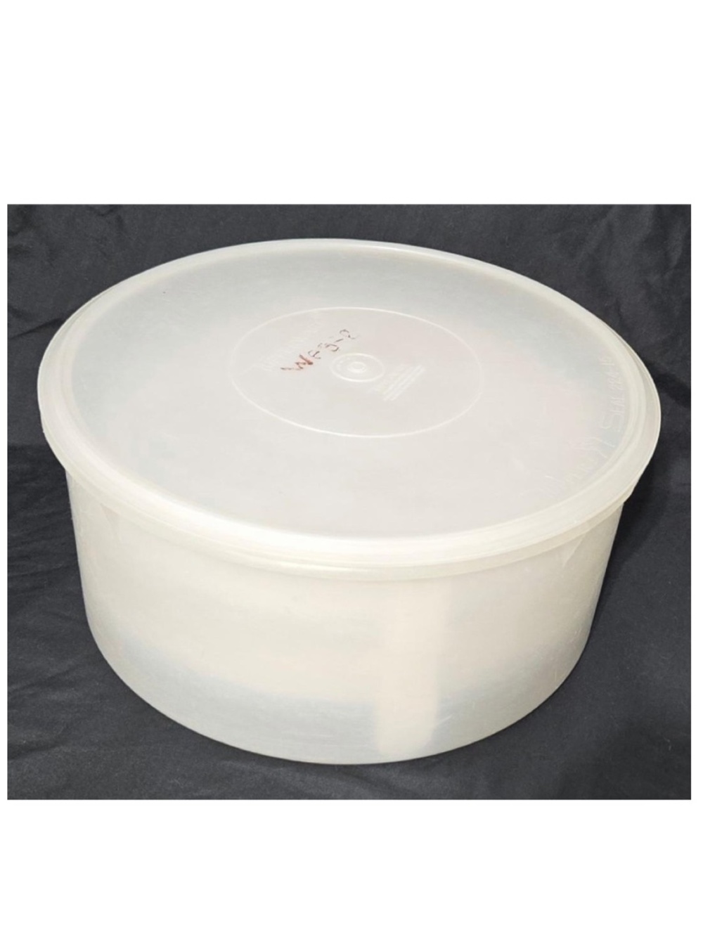 Vintage Tupperware Pie Keeper Travel Container Double Stacked Seal Lid 4 Pieces